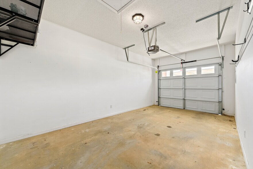 Garage - 184 Concord Ave