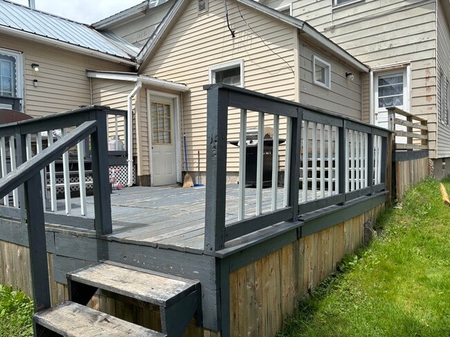 Building Photo - 47 Bouck St