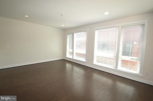 Building Photo - 408 Stabler Ln