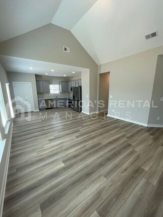 Building Photo - DEPOSIT PENDING!!! Home for Rent in Eastab...