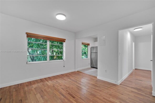 Building Photo - 411 Santander Ave