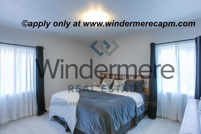 Building Photo - Charming Updated Home in Desirable Colonial Heights – Prime Location!