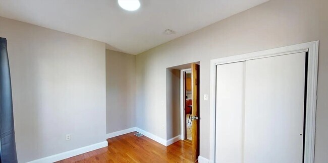 Building Photo - 6 Cawfield St