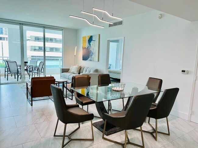 Building Photo - 951 Brickell Ave