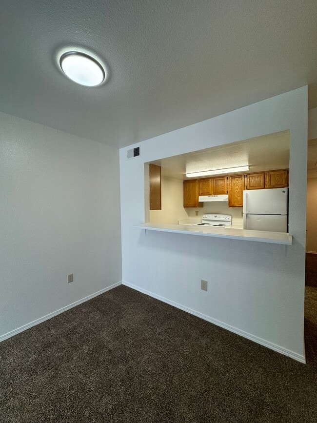 Building Photo - 10873 W Ustick Rd