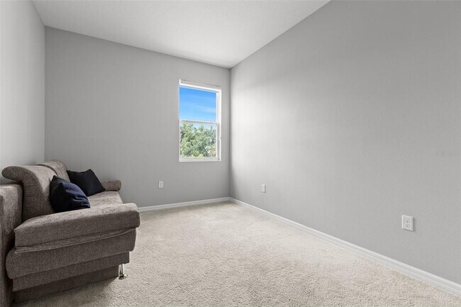 Building Photo - 16980 Oval Rum Dr