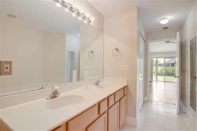 Building Photo - 13284 Majestic Pine Ct