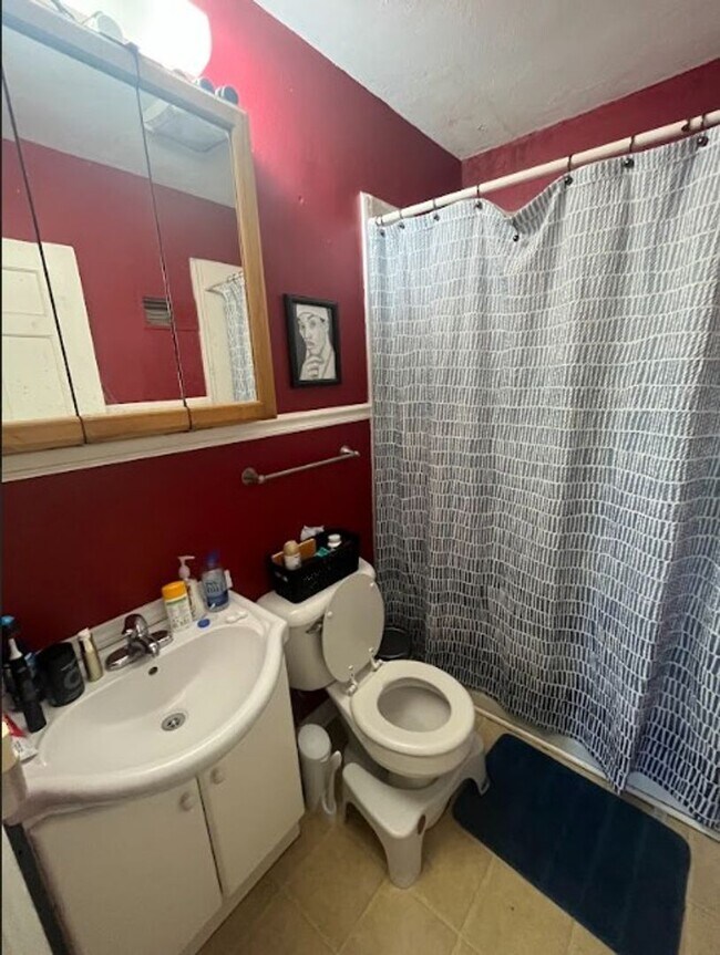 Building Photo - 1750 Vermont St