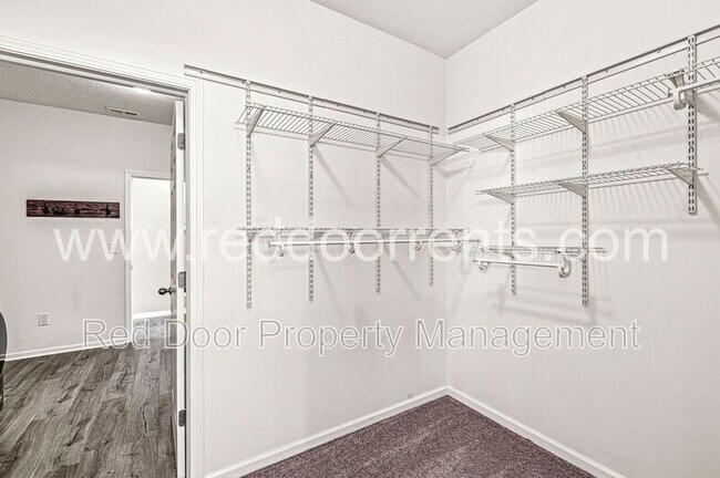 Building Photo - 4920 Penoyer Ln