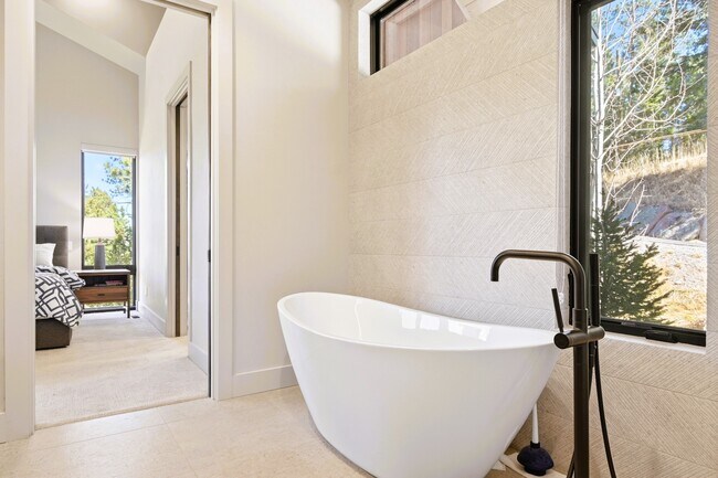 Building Photo - 4475 Forest Trail