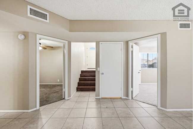 Building Photo - 6Bed/3Bath Split Level House at Cactus/75th Ave! Ready for Immediate Move-In! -- POOL!