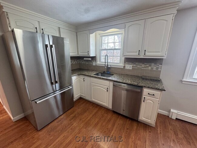 Building Photo - 108 Trimount Ave