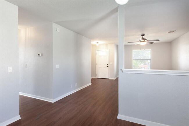Building Photo - 305 Goddard
