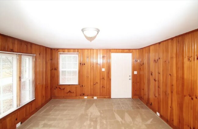 Building Photo - 3 BEDROOM HOME IN SENECA SC FOR RENT