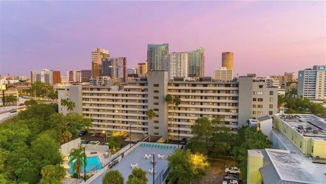 Building Photo - 201 W Laurel St