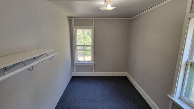 Building Photo - 713 McClellan St