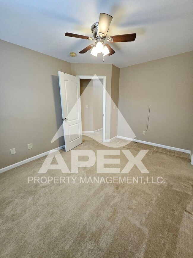 Building Photo - West Knoxville – Beautifully Upgraded - 3 ...