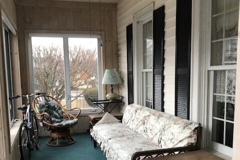 Building Photo - 146 Lake George Ave