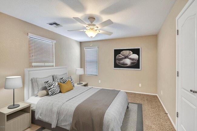 Building Photo - 4058 E Carla Vista Dr