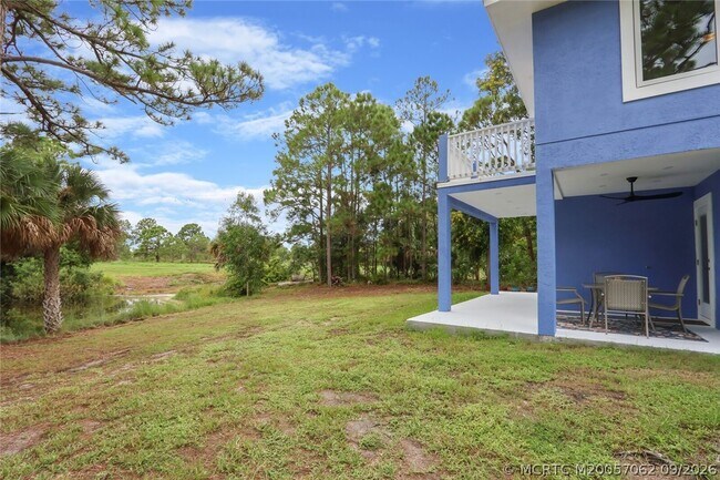 Building Photo - 64 NE Acacia Trail
