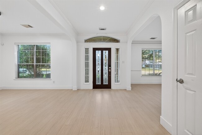 Building Photo - 22115 Oakcreek Hollow Ln