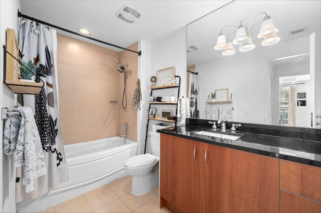 Building Photo - 300 S Biscayne Blvd