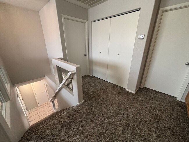 Building Photo - 10256 Grecian Laurel Ct