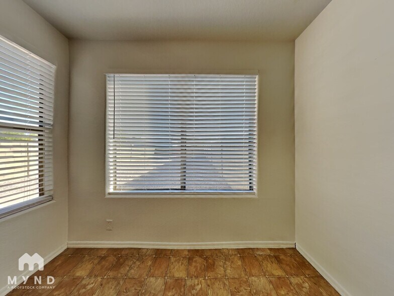 Building Photo - 5862 E Norwood St