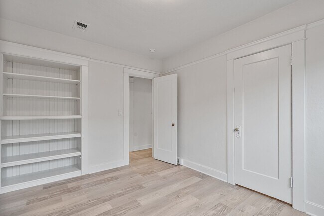 Building Photo - Beautifully Remodeled Home