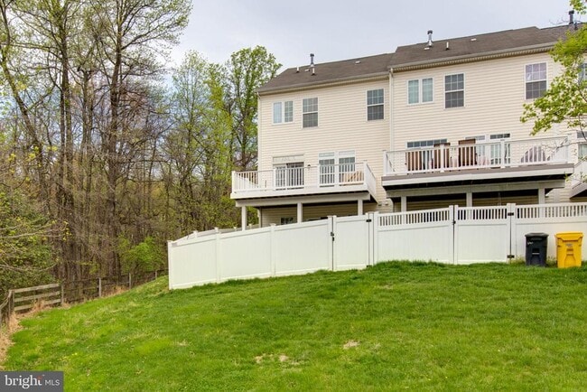 Building Photo - 7599 Taunton Ct