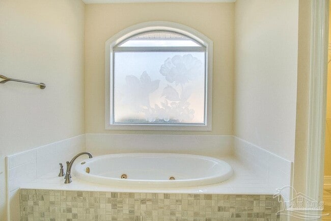 Building Photo - 3461 Oakmont Dr