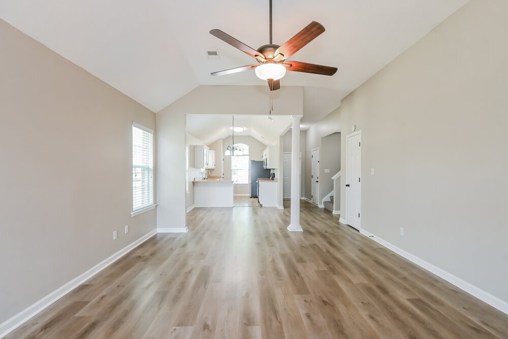 Building Photo - 7895 Ridgedale Dr