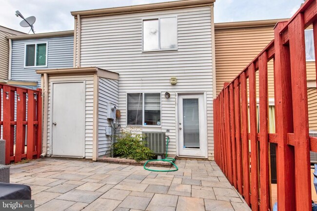 Building Photo - 8607 Kenosha Ct