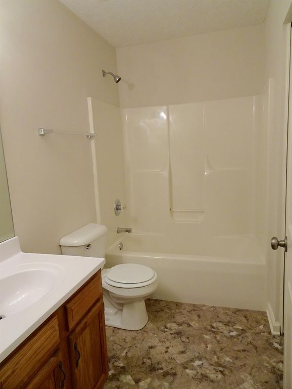 Building Photo - 332 Pleasant Pointe Dr