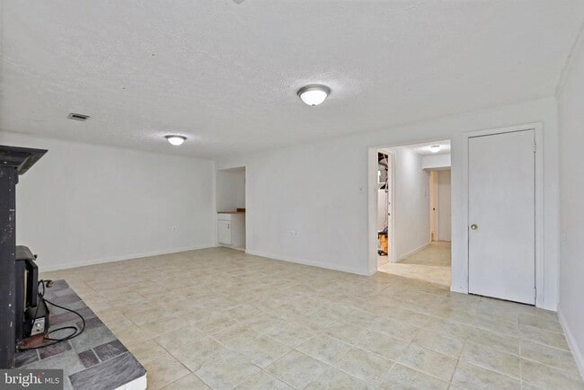 Building Photo - 123 Davis Ave SW