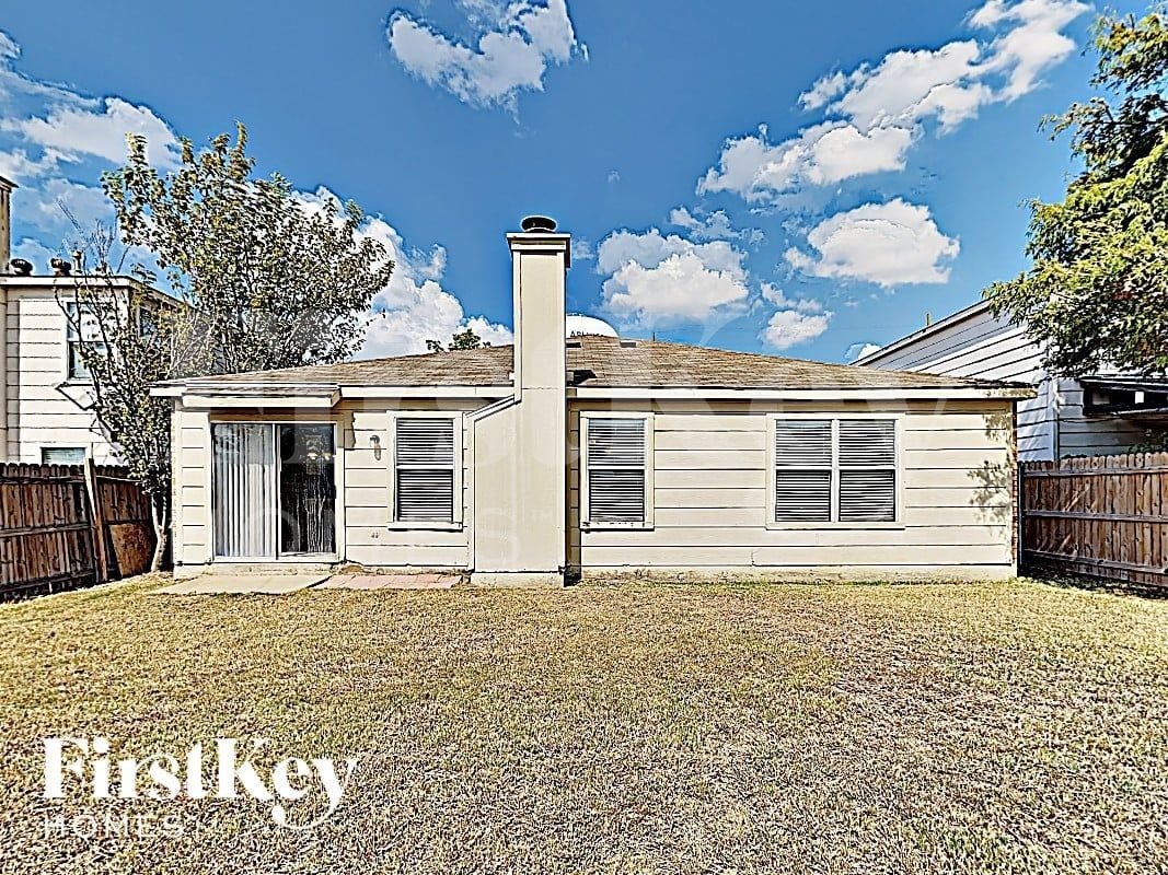 Building Photo - 208 Amber Ridge Dr