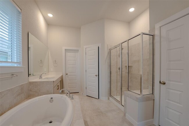 Building Photo - 133 High Plains Dr