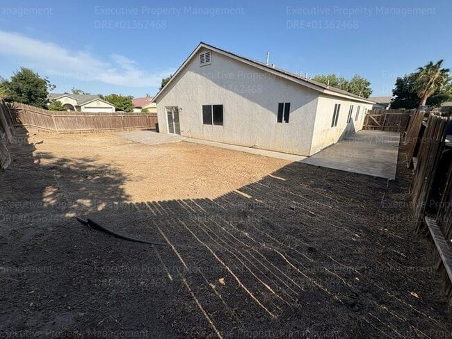 Building Photo - Corner lot 4-bedroom, 2-bathroom home