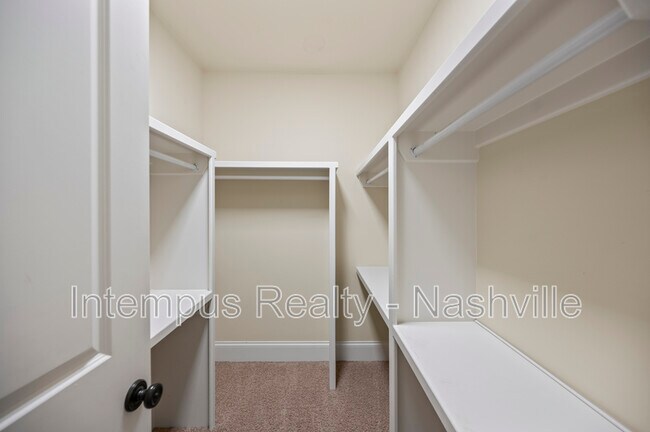 Building Photo - 7 Crooked Stick Ln