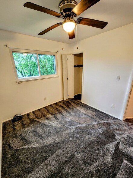 Building Photo - 3 Oak Drive Cir