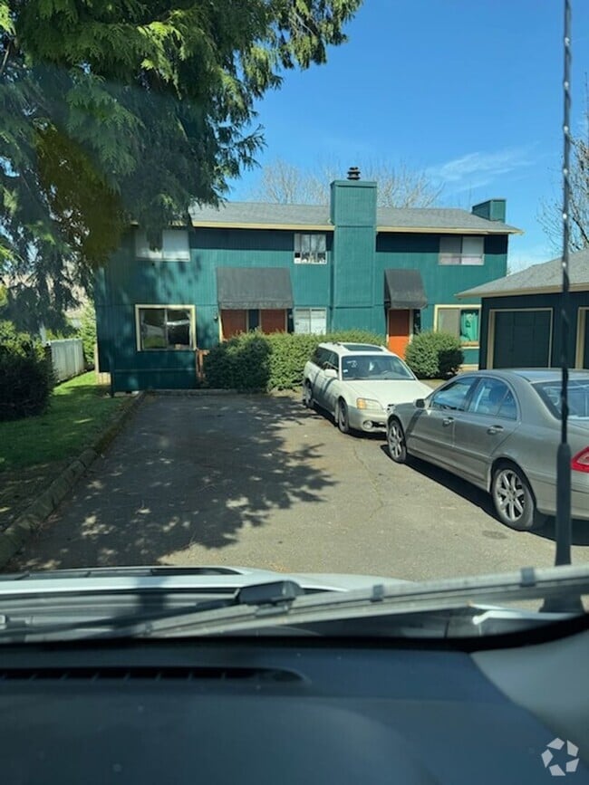 Building Photo - 161B01