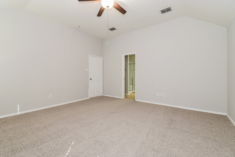 Building Photo - 910 Bowie Dr