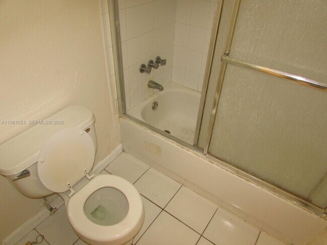 Building Photo - 5100 SW 41st St