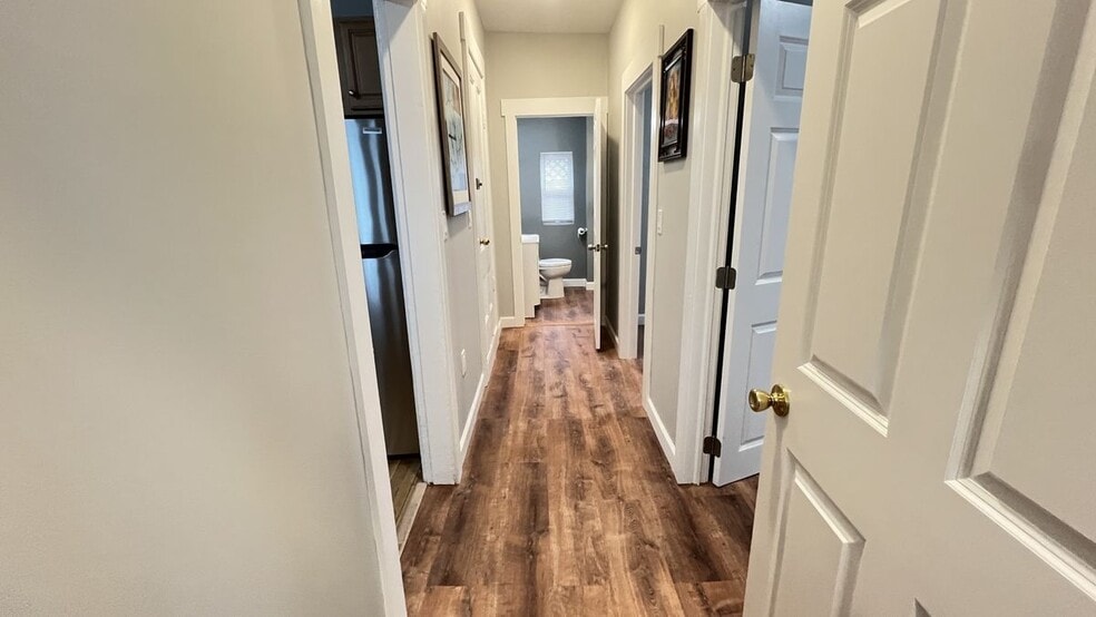 Building Photo - 31 Ridgeway St