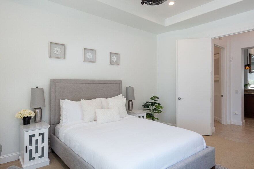 Building Photo - 45 Vista Encantada