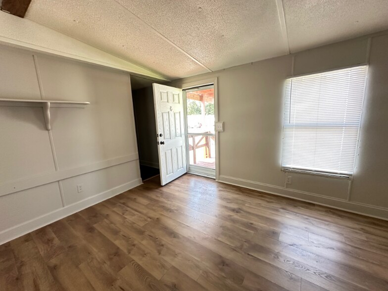 Building Photo - 124 Mattingly Ln