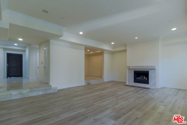 Building Photo - 132 Crescent Dr