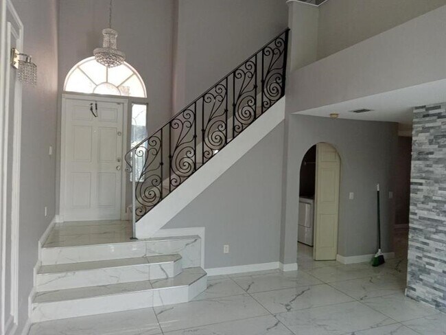 Building Photo - 1602 SW 159th Ave