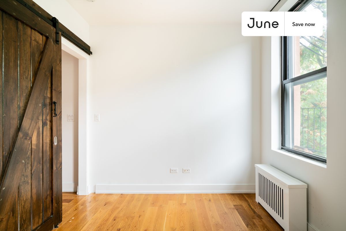 Building Photo - 95 E 7 St