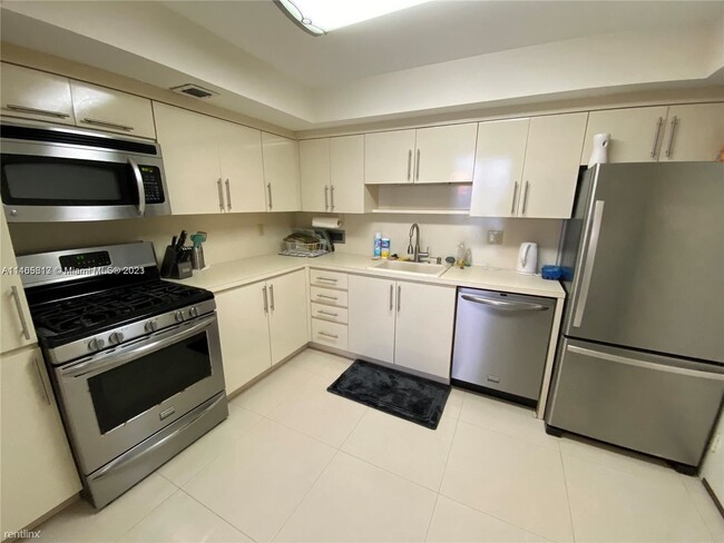 Building Photo - 2 br, 2 bath Condo - 2030 S Ocean Dr Apt 412